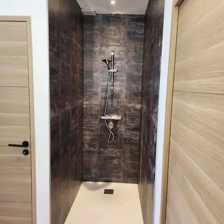 Cocon Pour 2 Avec Jacuzzi Дом отдыха *